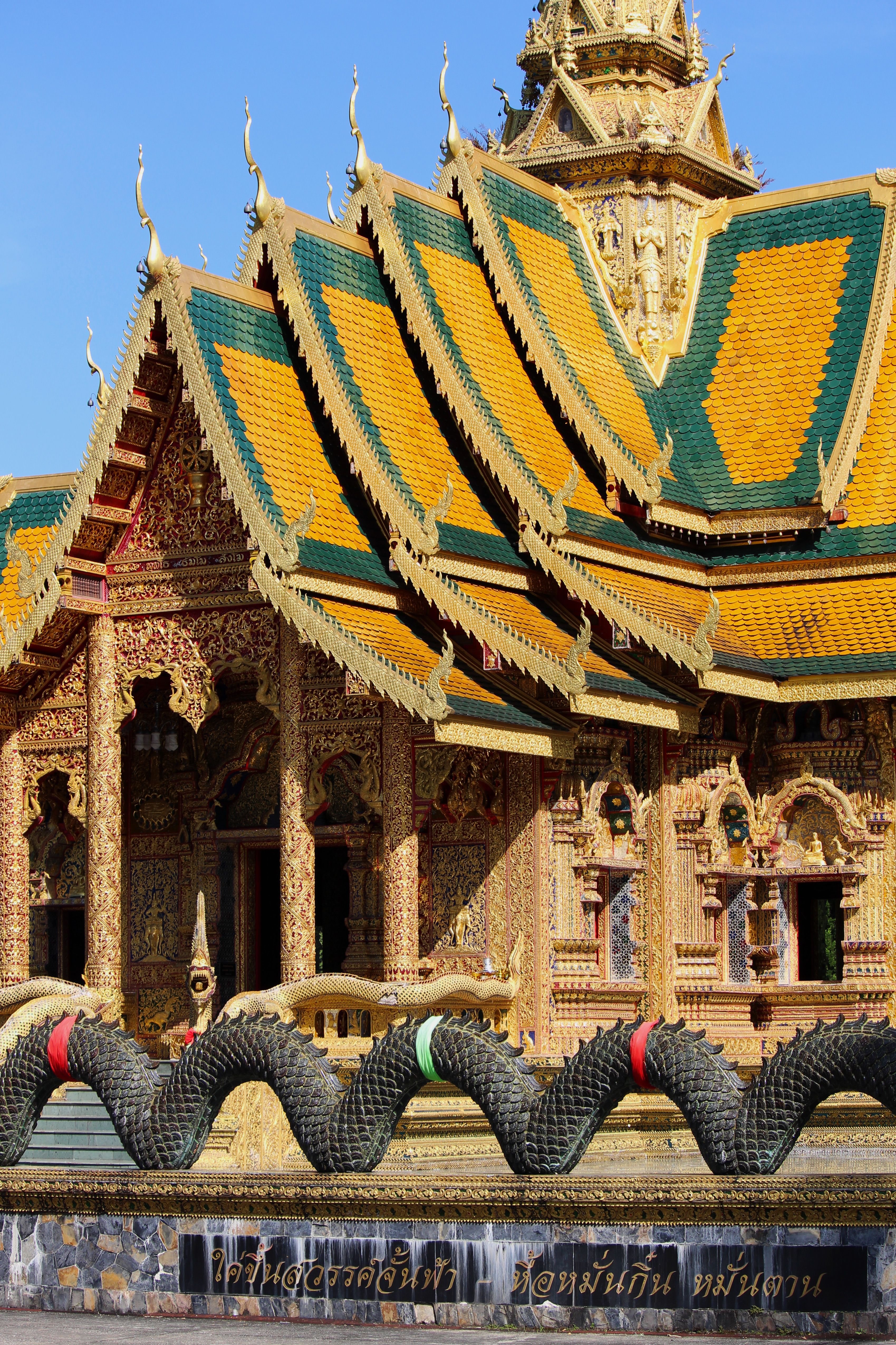 Temple and mountain views near Chiang Mai