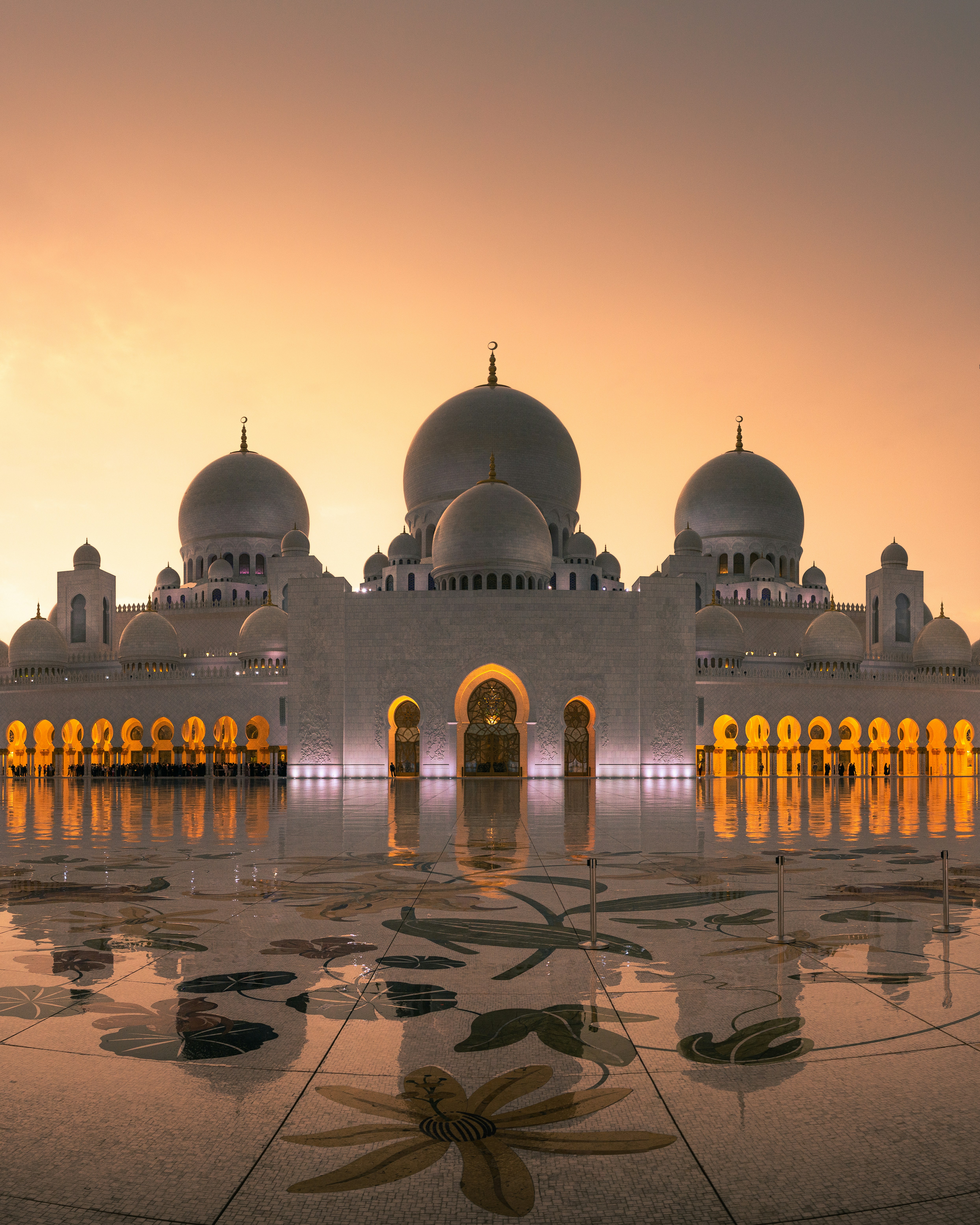 Sheikh Zayed Grand Mosque in Abu Dhabi